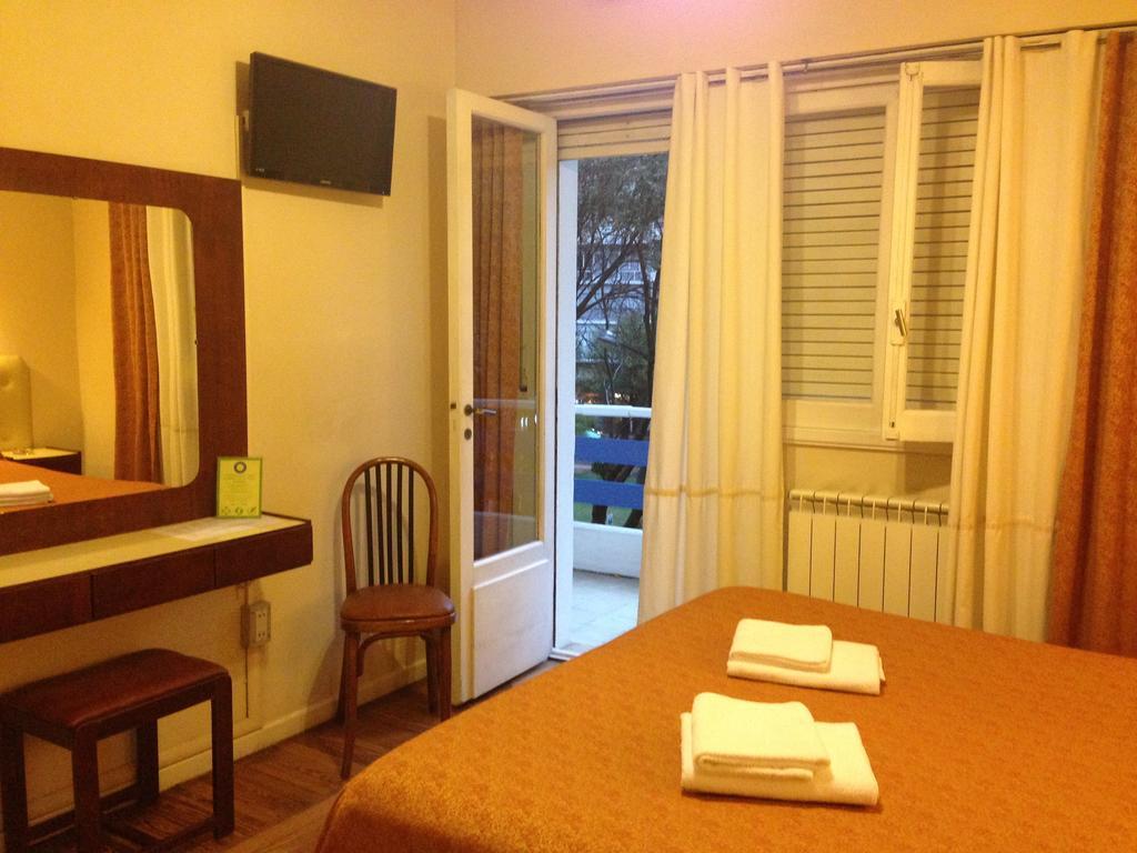 City Hotel Mar Del Plata Room photo